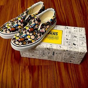 Vans peanuts The Gang/Black classic slip on Kids Sz 3